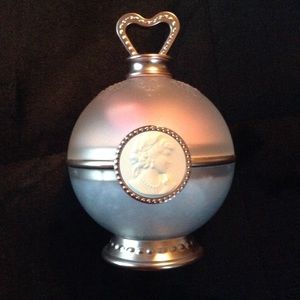 SALE!!! Les Laduree Powder container and puff!